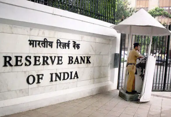 RBI ने सतत ऋण और लघु व्यवसाय ऋण विनियमन पर नए बेसल III निर्देश 2025 जारी किए।
