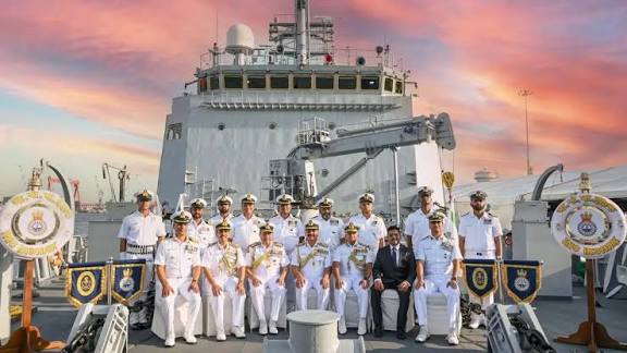 भारतीय नौसेना ने कोच्चि में सर्वेक्षण पोत लार्ज (SVL) ‘इक्षक’ को शामिल किया।