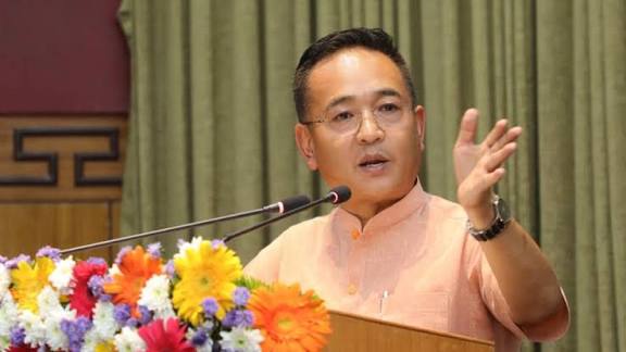 सिक्किम पुरानी पेंशन योजना (Old Pension Scheme) बहाल करने वाला पहला पूर्वोत्तर राज्य बना।