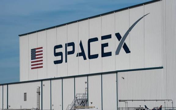 SpaceX Launches "Odysseus" Moon Lander for Intuitive Machines.