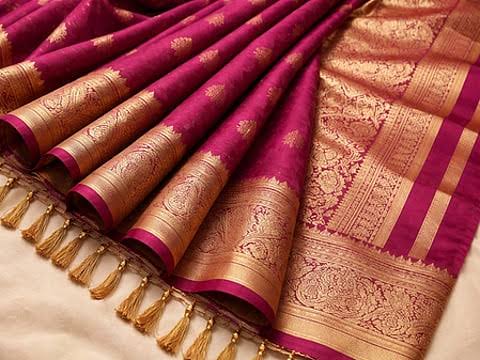 <b>Jharkhand</b> receives GI tags for <b>Bagai silk, Kuchai silk and Munda jewellery</b>.