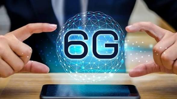 <b>India targets 100 crore 5G users by 2030.</b>