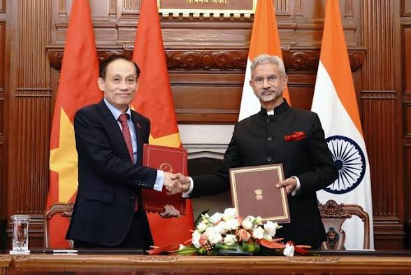 <b>India and Vietnam to observe Friendship Year in 2027.</b>