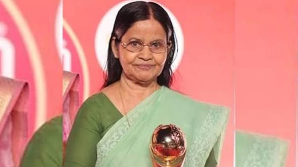<b>National Film Award actress Savithri Sreedharan passes away.</b>