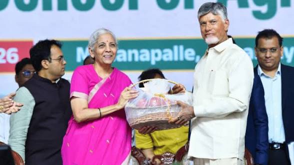 <b>Foundation laid for Rs.1 lakh crore Rayalaseema horticulture hub.</b>