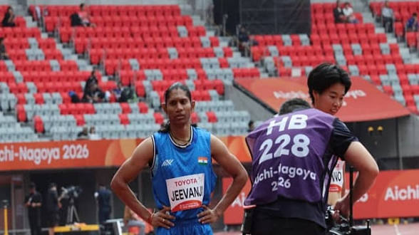 <b>Deepthi Jeevanji wins 400m gold with Asian Para Games record.</b>